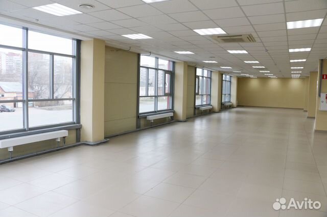 1/2 торгового здания (второй этаж), 800 м²