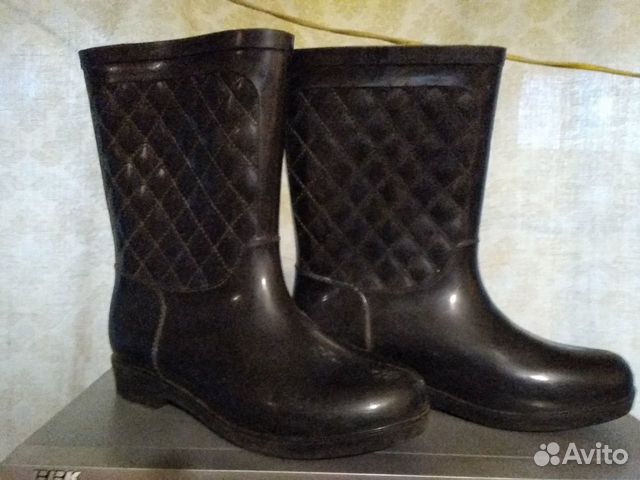 Резиновые сапоги