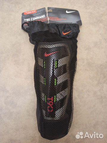Новые футбольные щитки Nike