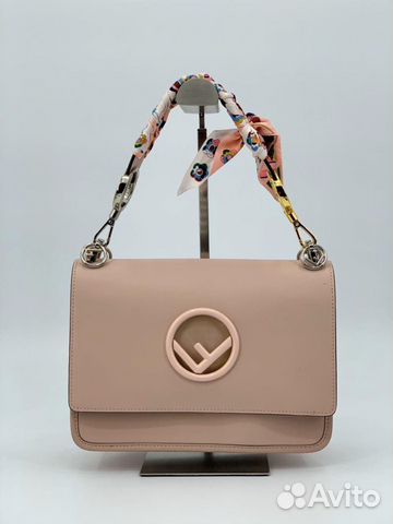 Новая женская сумка мессенджер пудра кожа Fendi Новая женская сумка мессенджер пудра кожа Fendi
