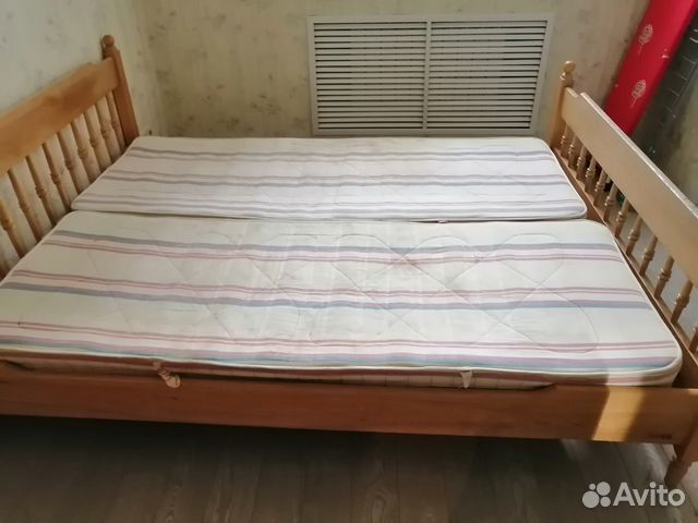 Кровать с 2 матрасами Кровать с 2 матрасами