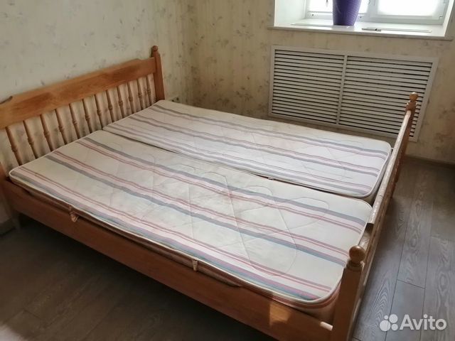 Кровать с 2 матрасами Кровать с 2 матрасами