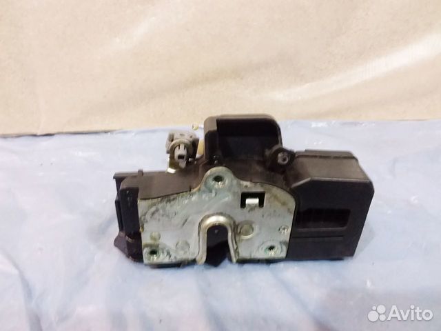 Замок передней левой двери Opel Antara