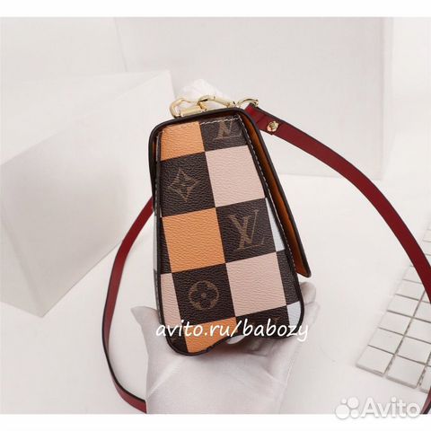 Сумка Louis Vuitton Twist Сумка Louis Vuitton Twist
