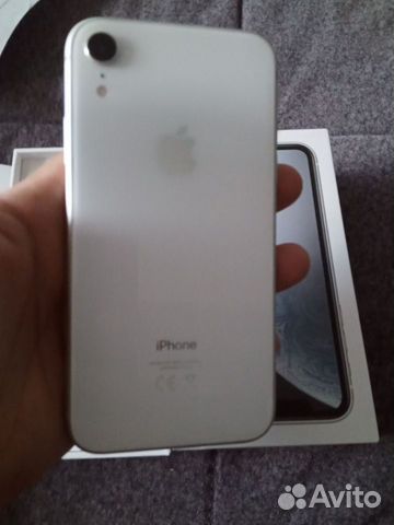 Телефон iPhone XR