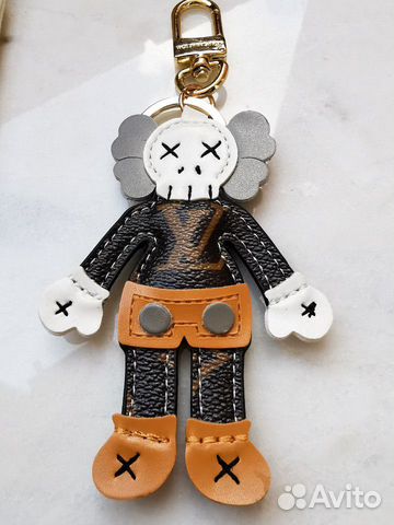 Стильный аксессуар брелок Louis Vuitton