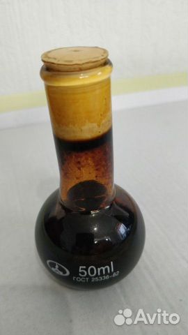 Колба с нефтью сувенир