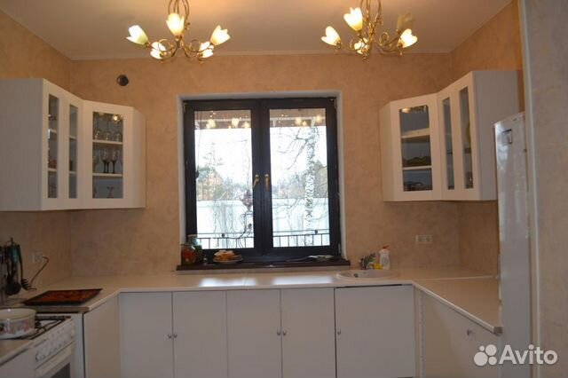 Коттедж 270 м² на участке 10 сот.