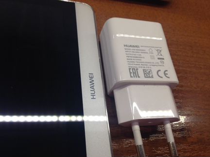Huawey M2-80L планшет