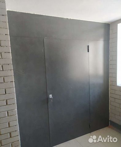 Дверь металлическая/Кладовка в подъезде