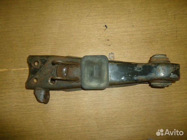 Рычаг нижний правый Hyundai Starex