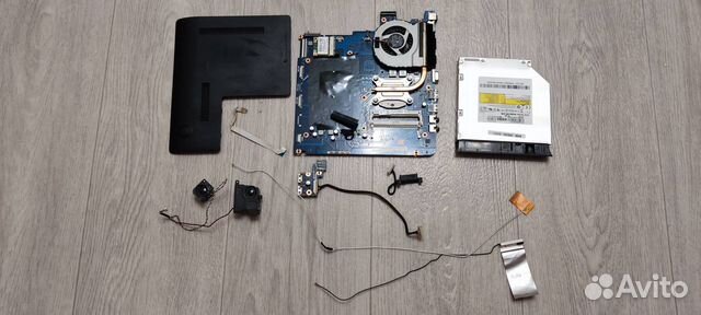 Ноутбук Samsung np300e5x-A06RU на разбор