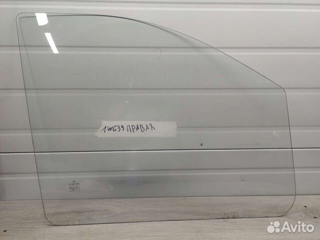 Стекло двери переднее правое Mercedes vito w639