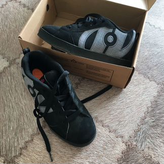 Роликовые кроссовки Heelys