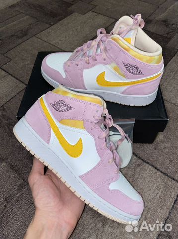 Nike Air Jordan 1 Mid SE Arctic Pink