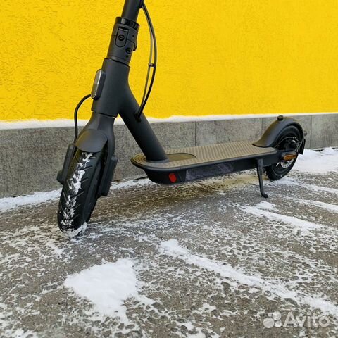 Электросамокат Xiaomi Mi Electric Scooter Essentia