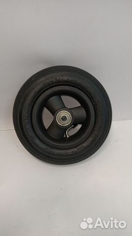 Переднее пневматическое колесо для инвалидной кол