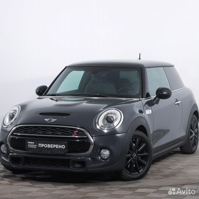 Mini hatch s. Мини купер на закате. mini hatch мухич в машине.
