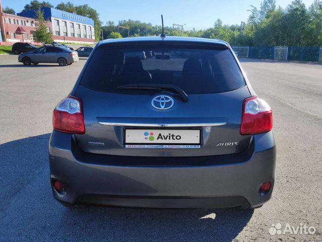 Toyota Auris 1.6 МТ, 2011, 170 000 км