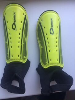 Футбольные щитки