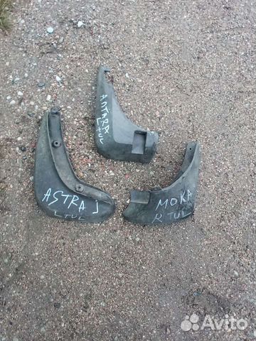 Opel Antara задний левый брызговик