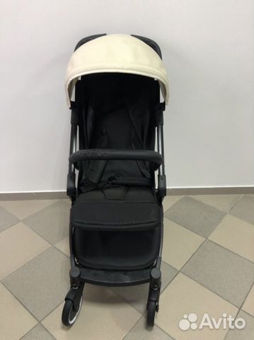 Прогулочная коляска Эко кожа Польша белая