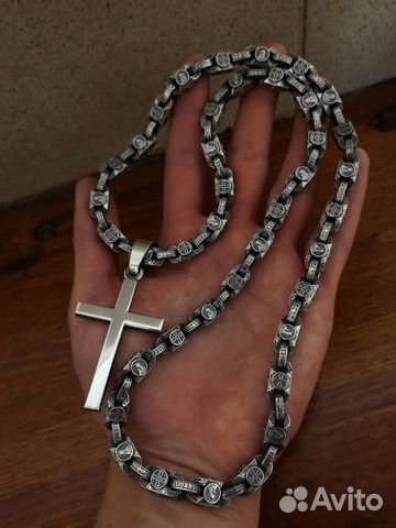 Серебряная цепь и крест