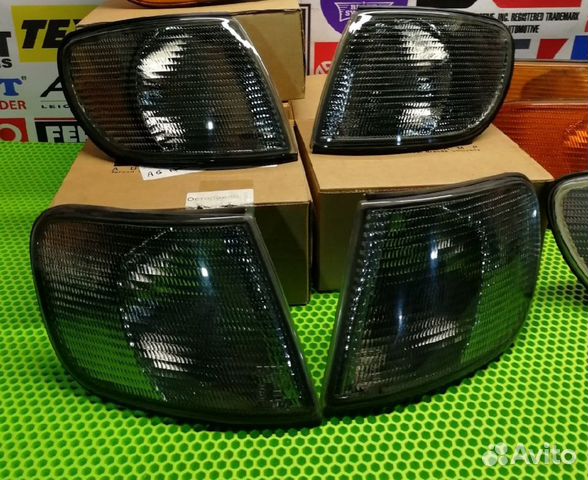 Темные передние поворотники Ауди 100 С4