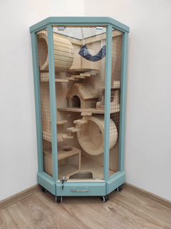 Витрина-клетка для шиншиллы с наполнением из бука