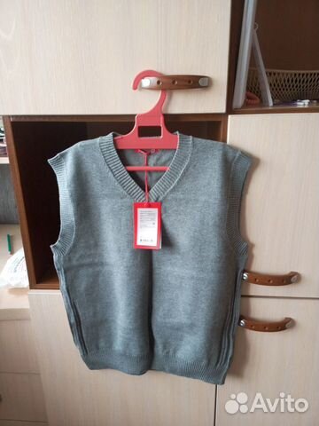 Для девочки школа, жилеты размеры 140 - 158