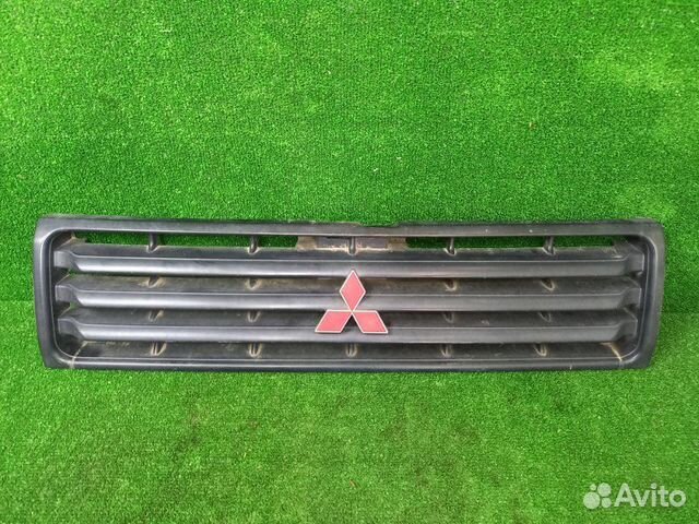 Решетка радиатора Mitsubishi Pajero V46W 4M40 1995