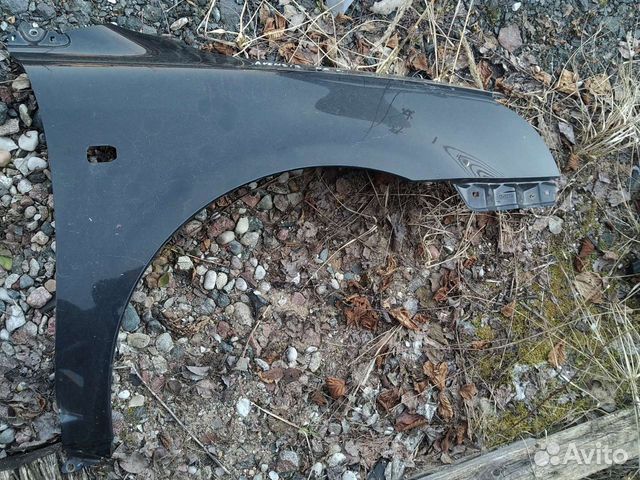 Продам крыло переднее правое Toyota Avensis