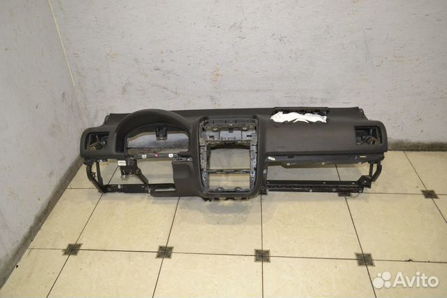 Торпедо Volkswagen Jetta 5