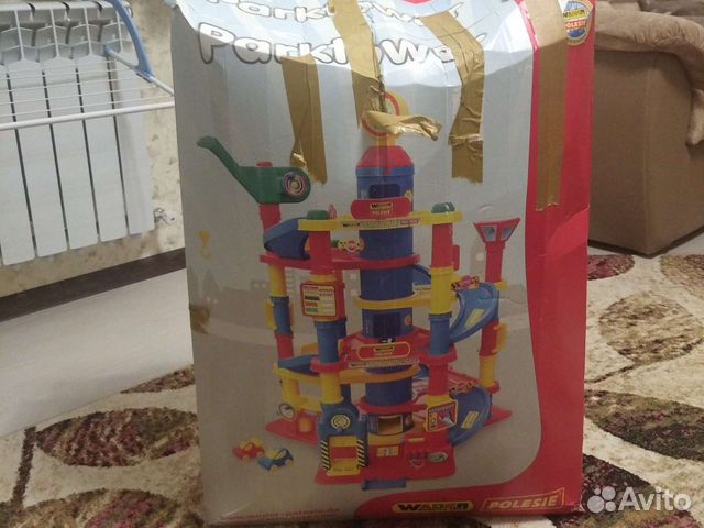 Паркинг 7 уровневый с машинкамиб/у