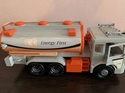 Грузовик бензовоз