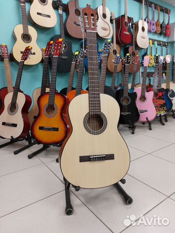 Классическая гитара 4/4 с чехлом Parkwood