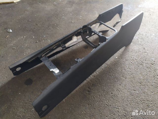 Подлокотник Volkswagen Touareg 3.0 2008