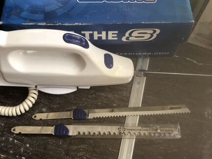 Электрический нож для хлеба