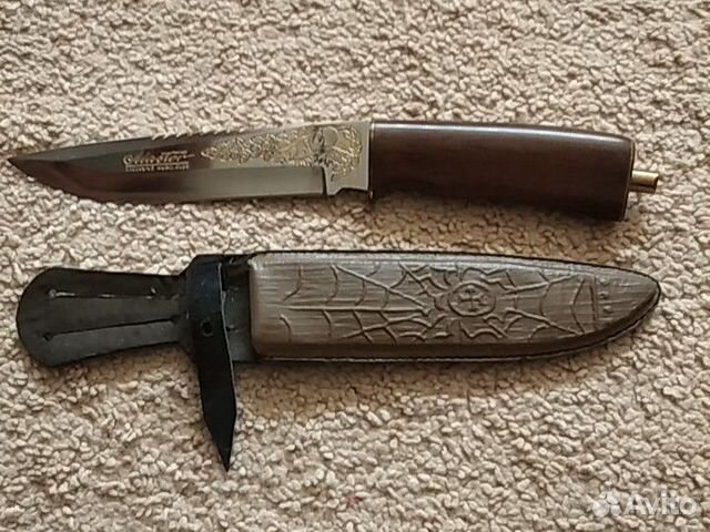 Нож с гравировкой