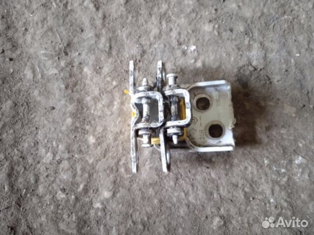 Петля двери задняя правая Nissan Terrano 3 F4RE410