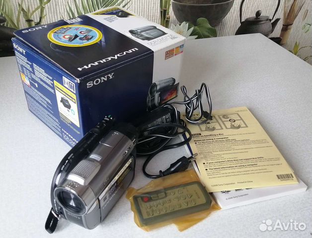 Цифровая видеокамера Sony DCR-DVD710