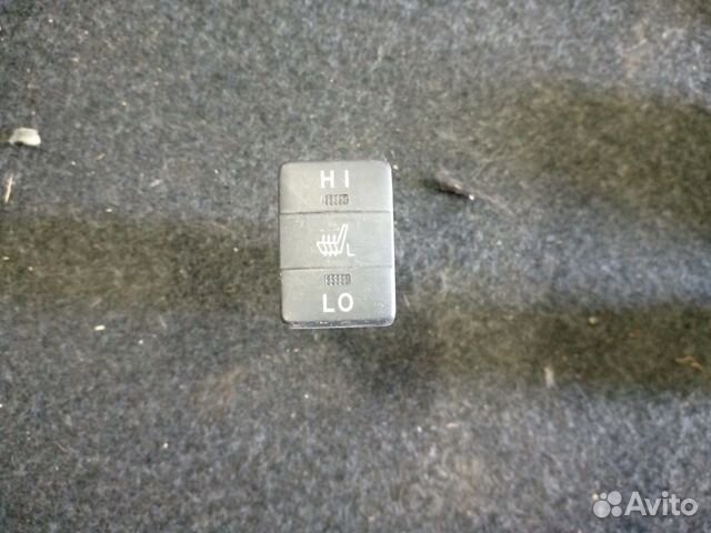 Кнопка Toyota RAV 4 IV CA40
