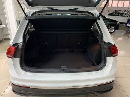 Volkswagen Tiguan 1.4 AMT, 2021, 1 км