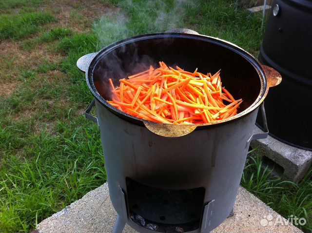 Казан чугунный с печкой