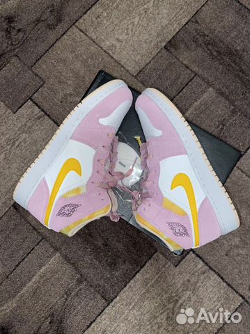 Nike Air Jordan 1 Mid SE Arctic Pink