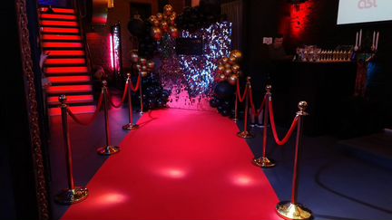 Столбики золотые в аренду