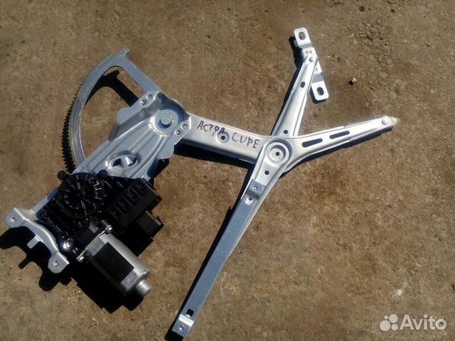 Стекло подъемник переднее правое Opel Astra H купе