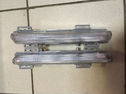 Ходовые огни правый и левый Мерседес W204