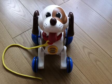 Каталка собачка tomy