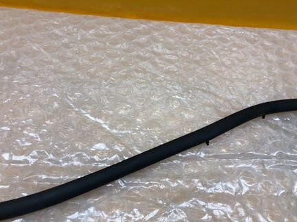 Уплотнитель капота Nissan Qashqai J11 2013-2019